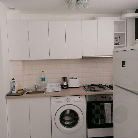 White Studio Apartment Cluj-Napoca Exterior photo