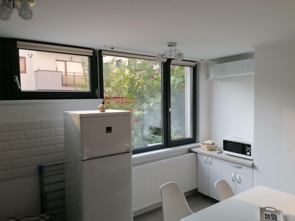 White Studio Apartment Cluj-Napoca Exterior photo